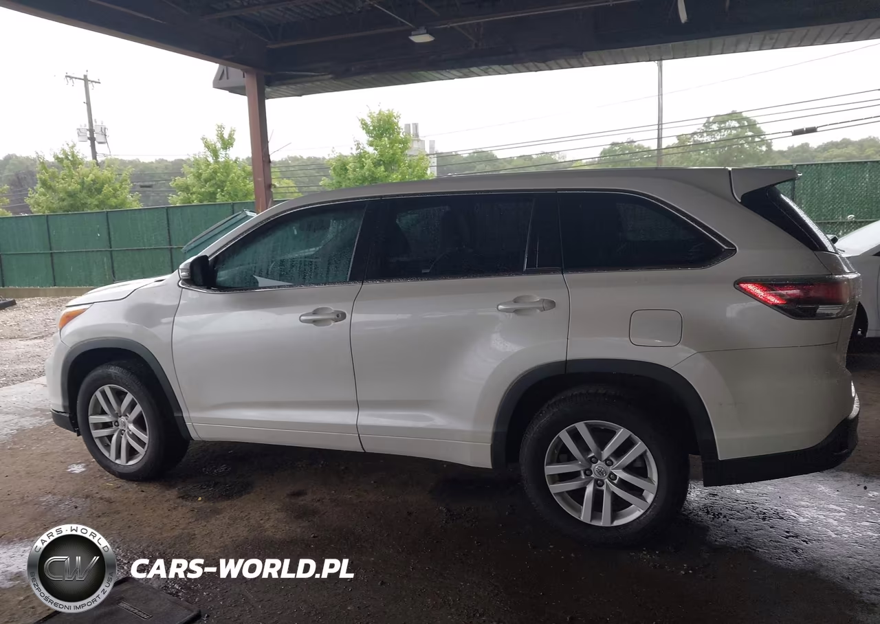 2015 Toyota Highlander Le VIN:5TDZARFH2FS009505 - 14