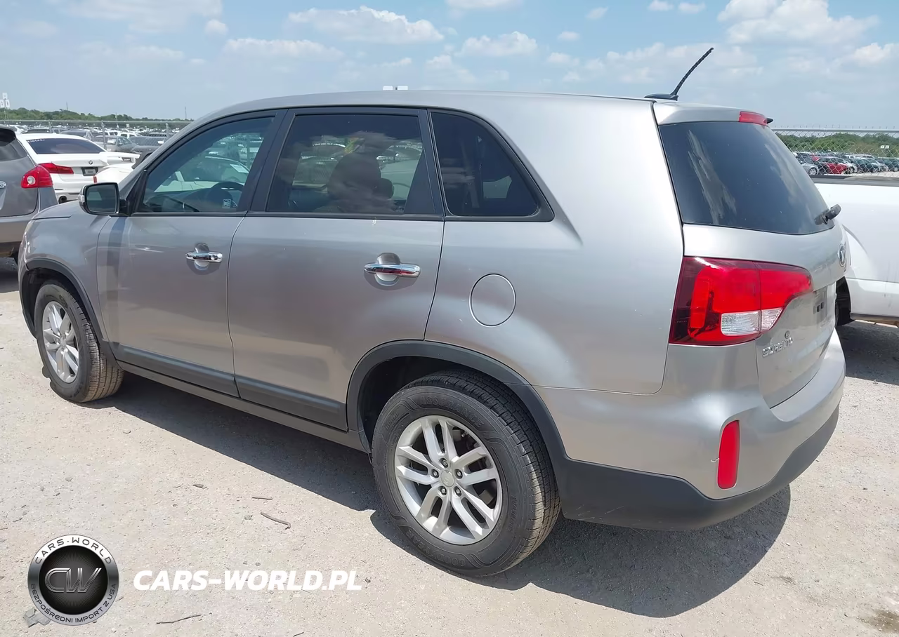2015 Kia Sorento Lx VIN:5XYKT3A61FG602820 - 3