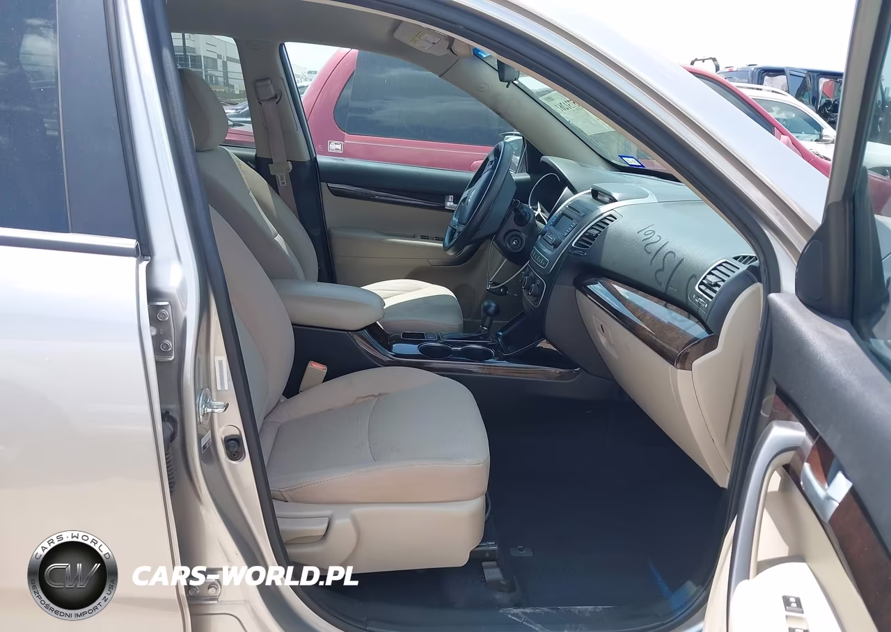 2015 Kia Sorento Lx VIN:5XYKT3A61FG602820 - 5