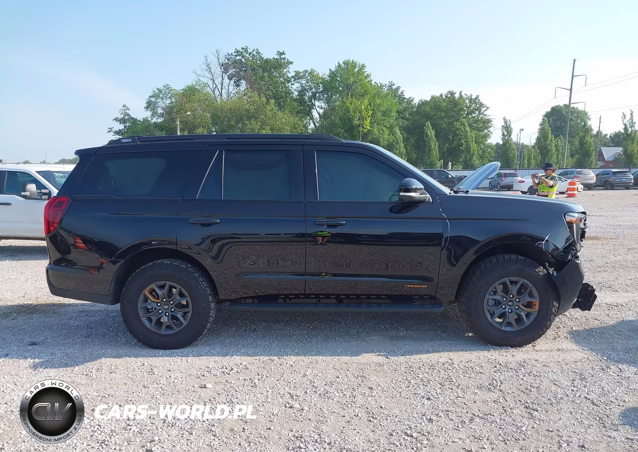 2025 Ford Expedition Tremor VIN:1FMJU1RG5SEA75258 - 13