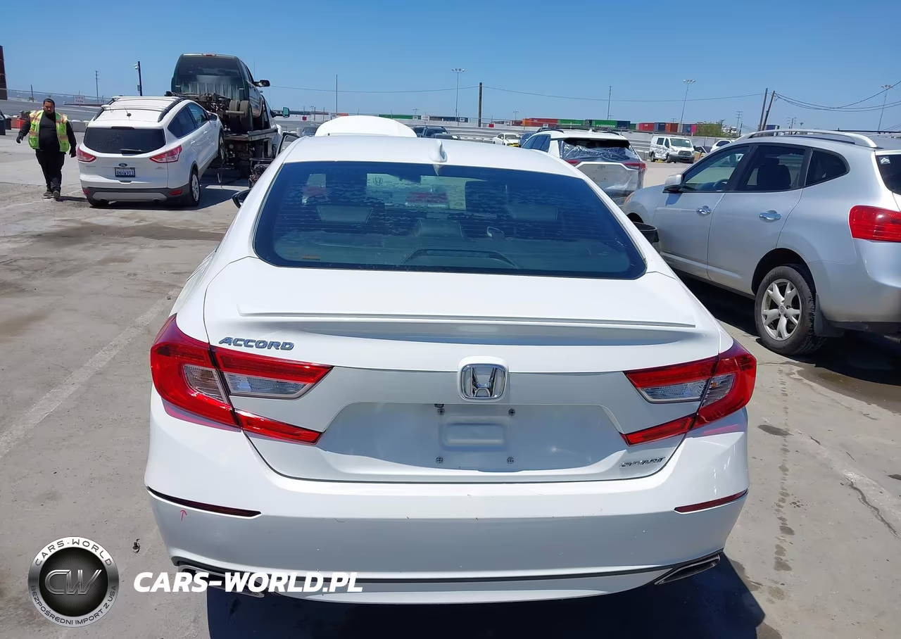 2018 Honda Accord Sport VIN:1HGCV1F32JA067296 - 17
