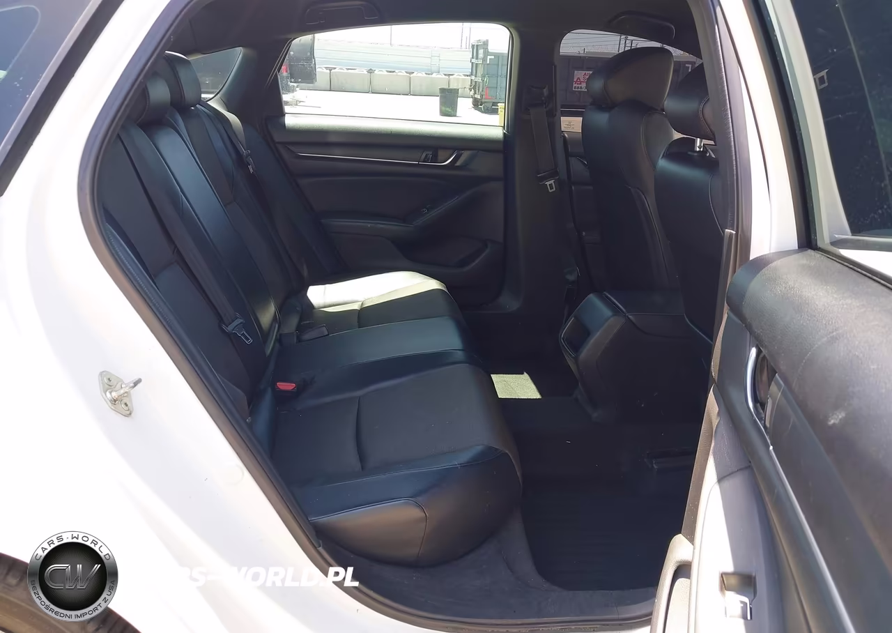 2018 Honda Accord Sport VIN:1HGCV1F32JA067296 - 8