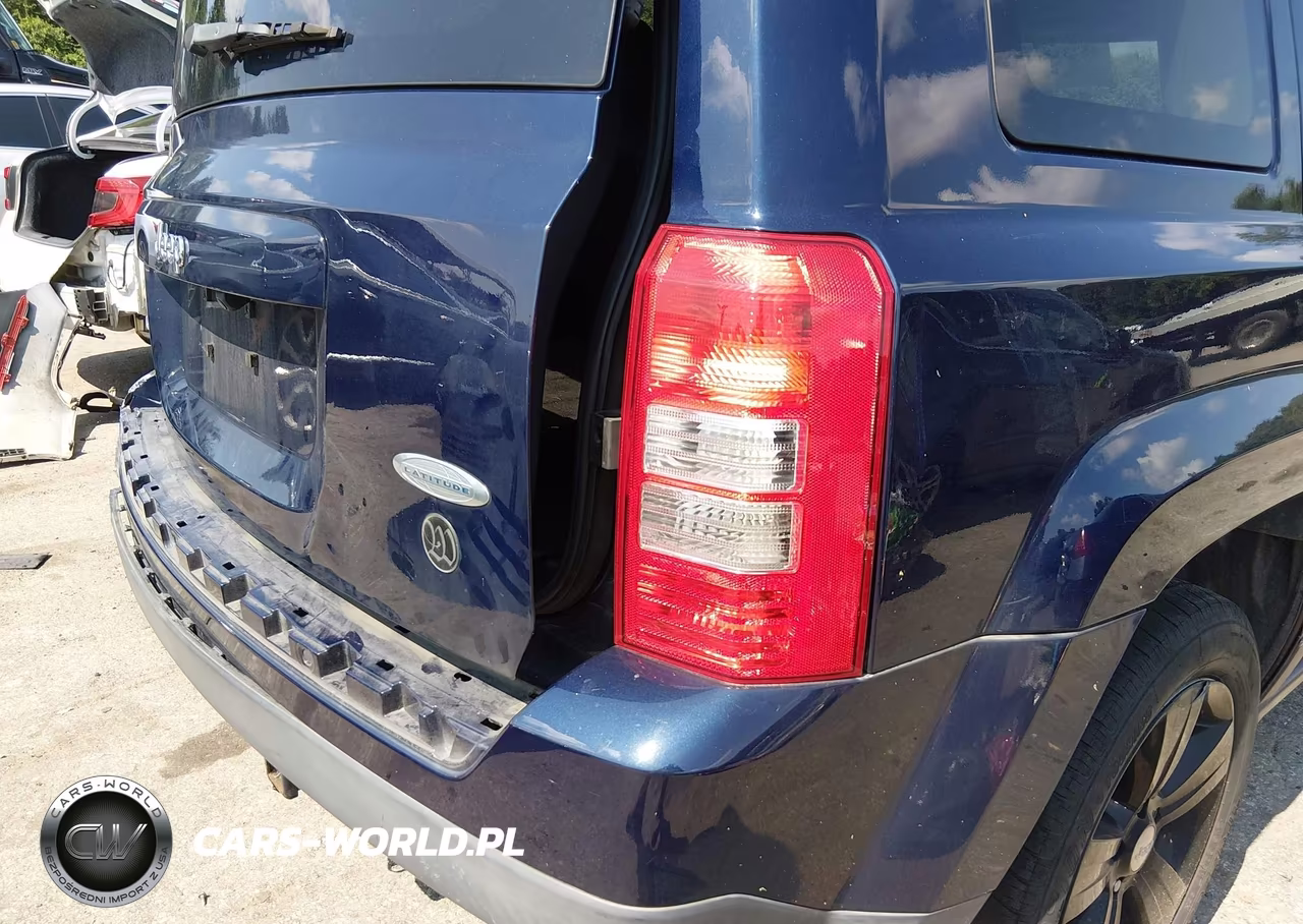 2015 Jeep Patriot Latitude VIN:1C4NJRFB2FD202419 - 18