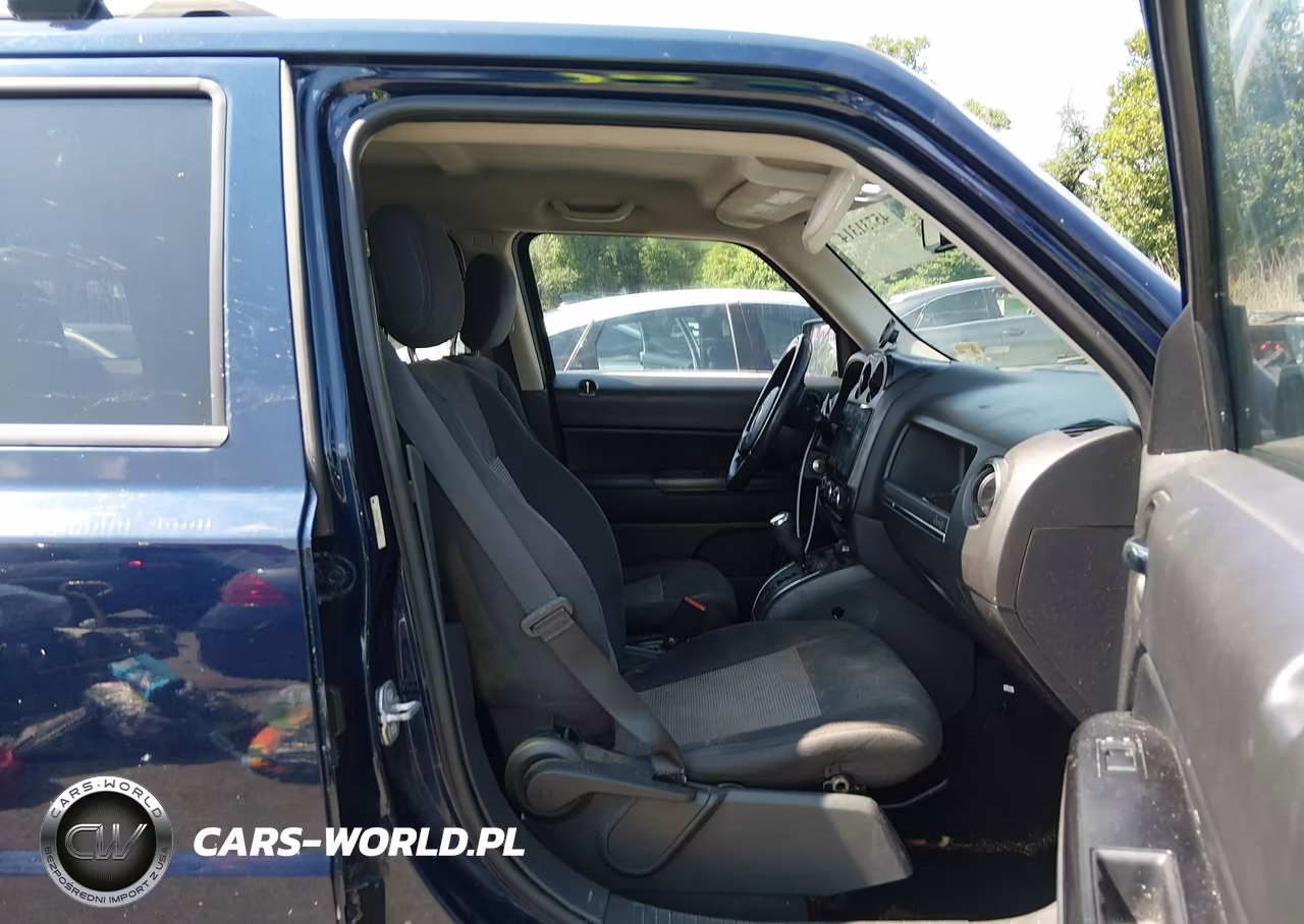 2015 Jeep Patriot Latitude VIN:1C4NJRFB2FD202419 - 5