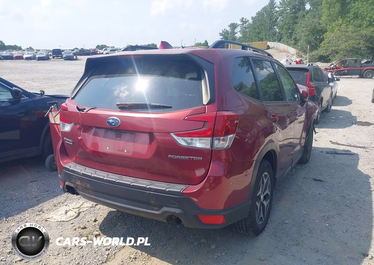 2020 Subaru Forester Premium VIN:JF2SKAJC2LH404135 - 4