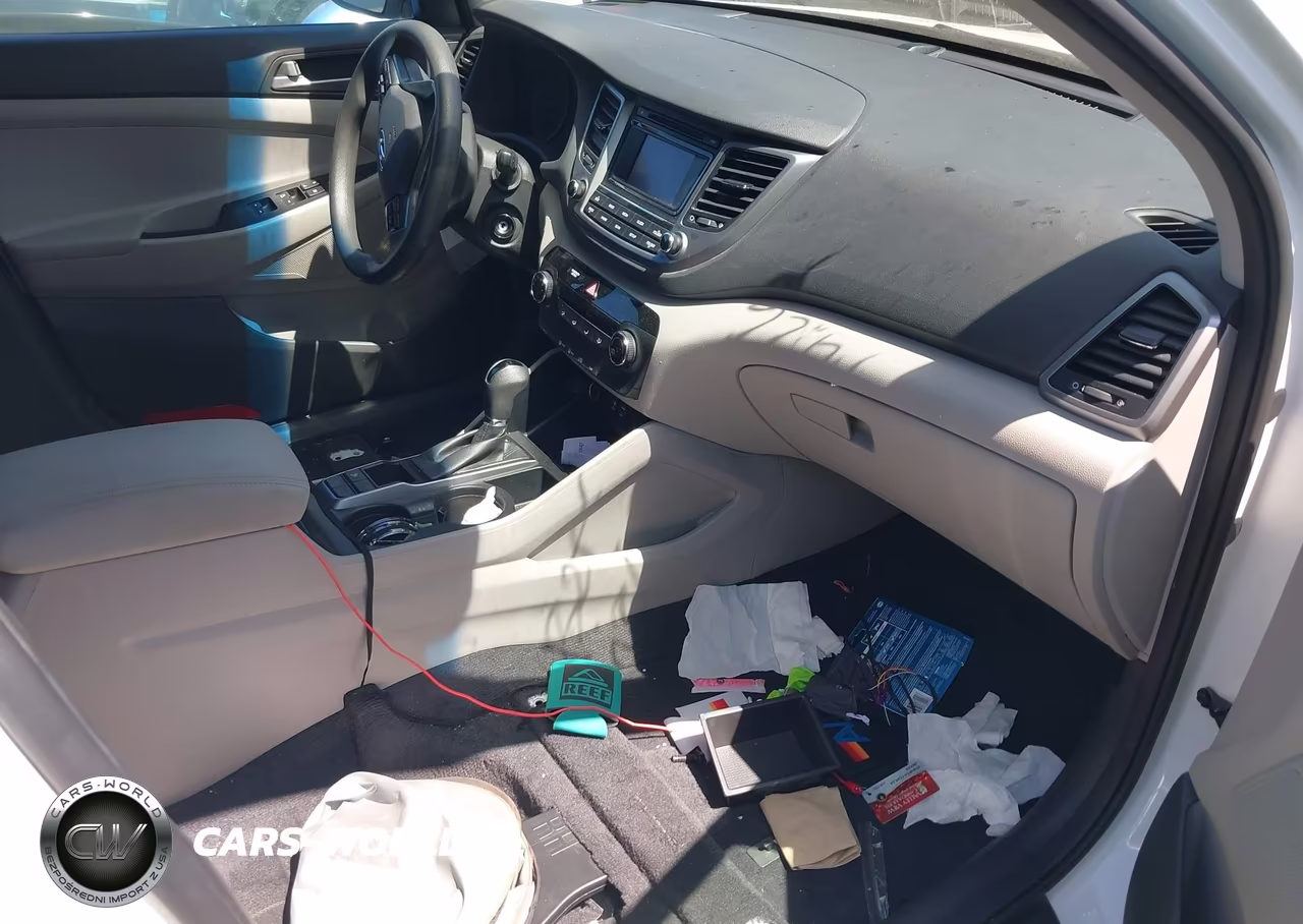 2018 Hyundai Tucson Se VIN:KM8J23A47JU750695 - 5
