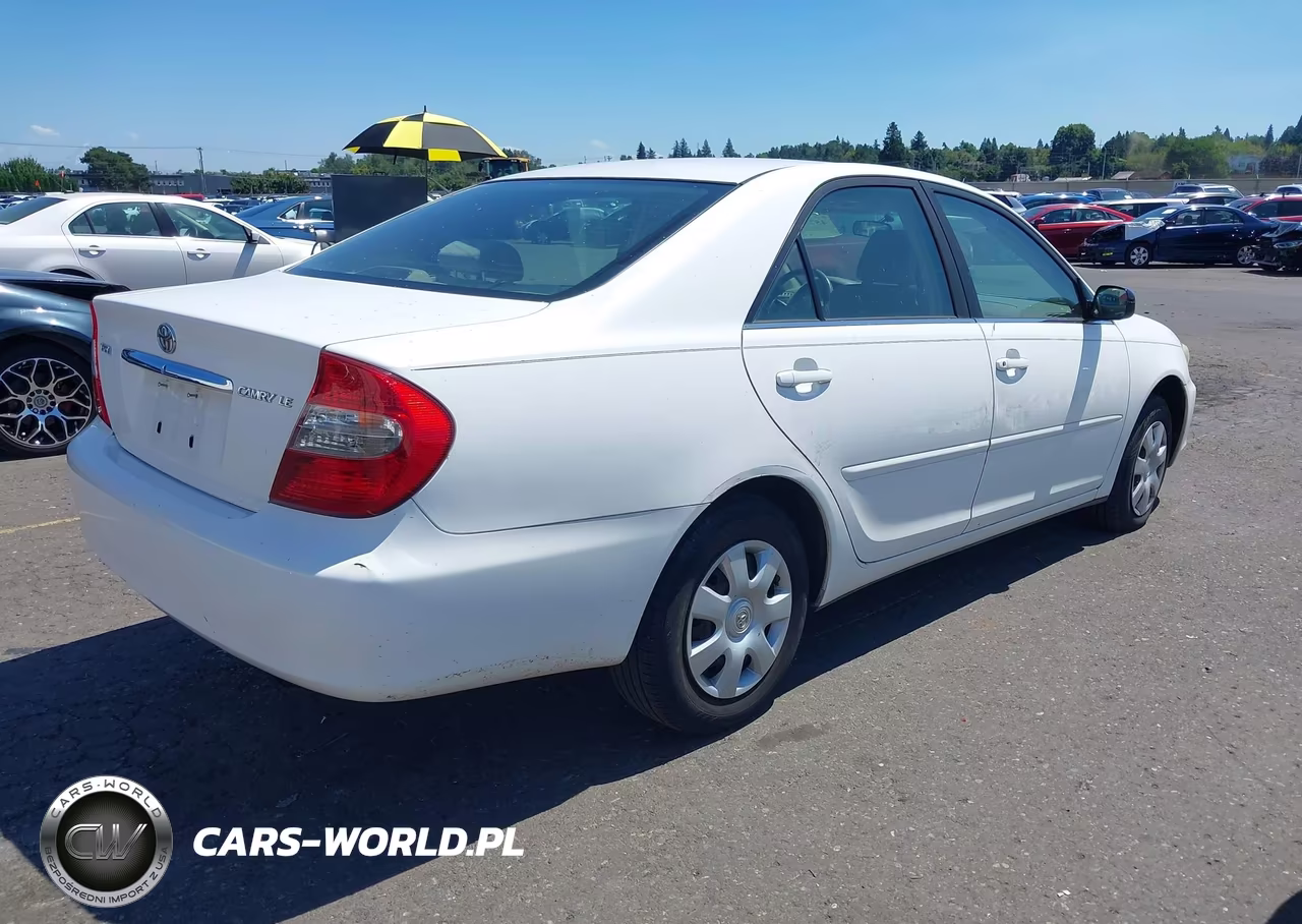 2003 Toyota Camry Le VIN:JTDBE32K530145873 - 4