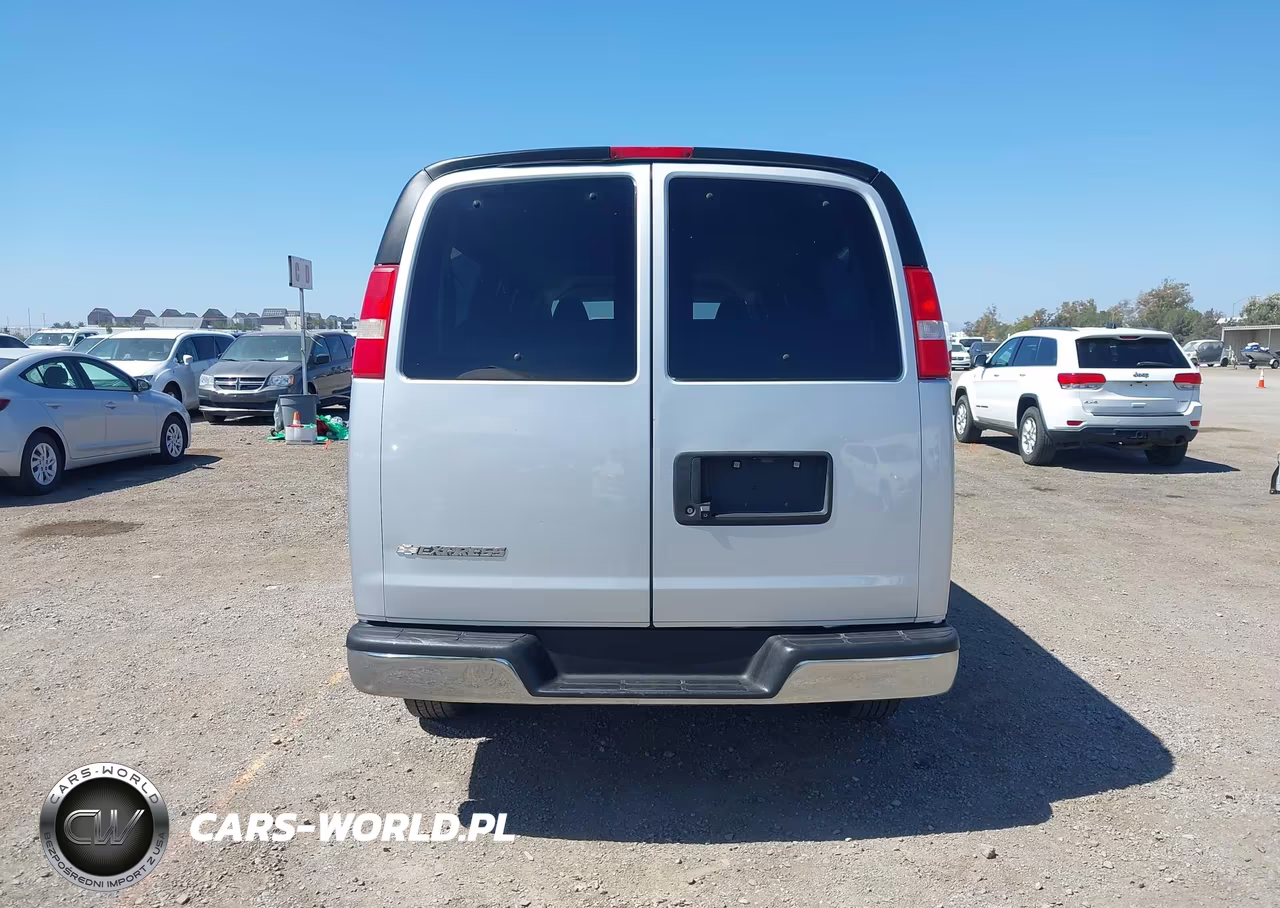 2018 Chevrolet Express 3500 Lt VIN:1GAZGPFG8J1299998 - 17
