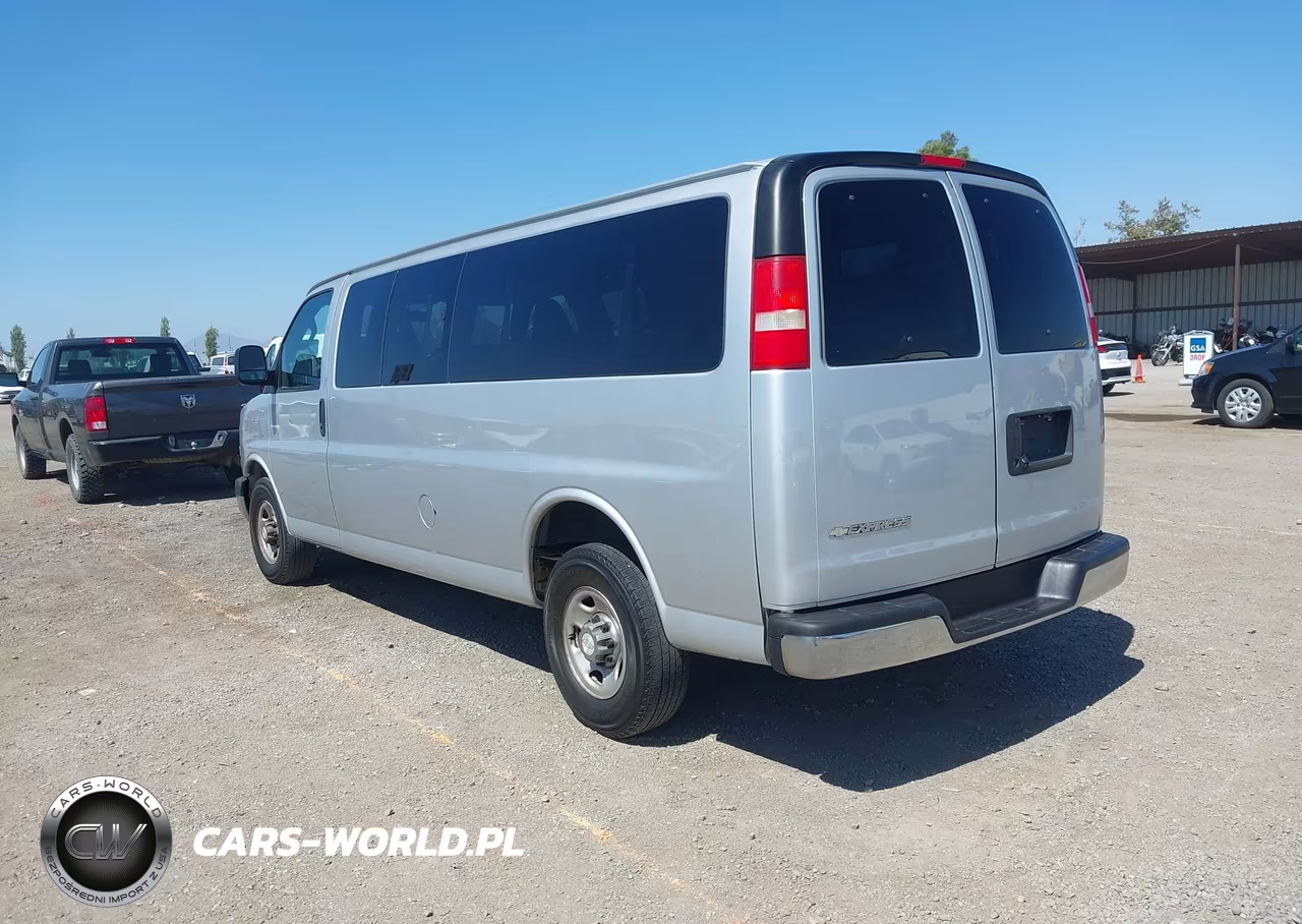 2018 Chevrolet Express 3500 Lt VIN:1GAZGPFG8J1299998 - 3