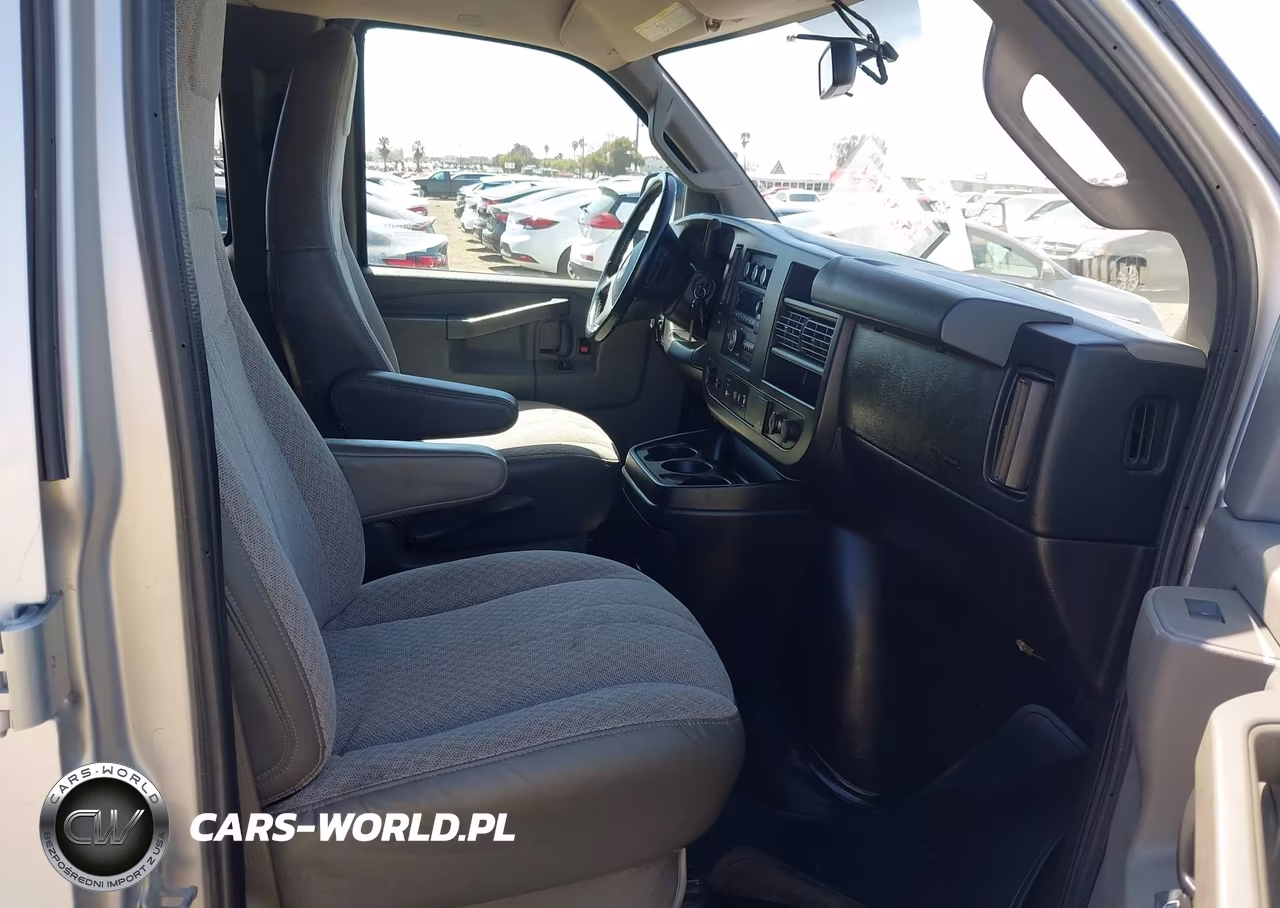 2018 Chevrolet Express 3500 Lt VIN:1GAZGPFG8J1299998 - 5