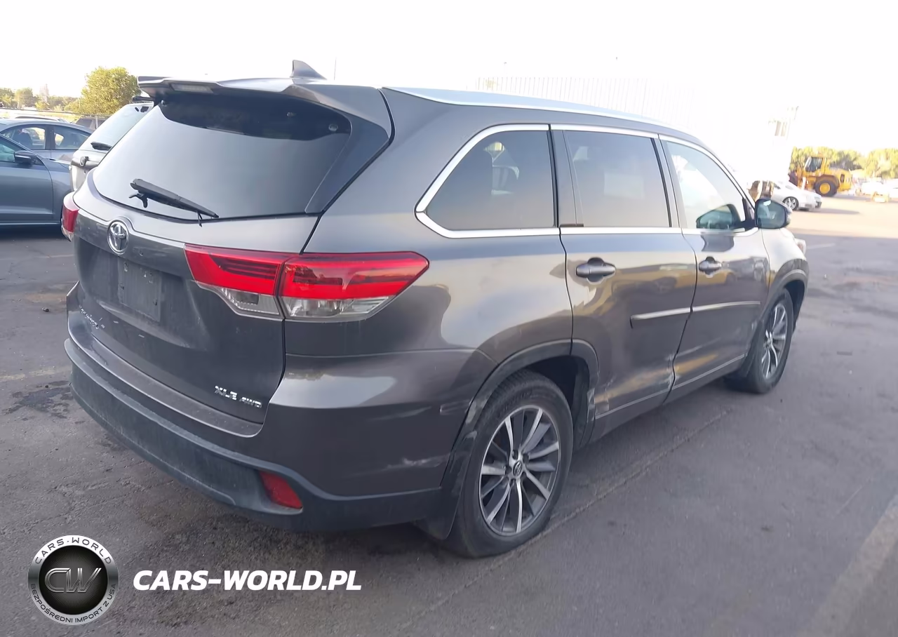 2017 Toyota Highlander Xle VIN:5TDJZRFH9HS425155 - 4