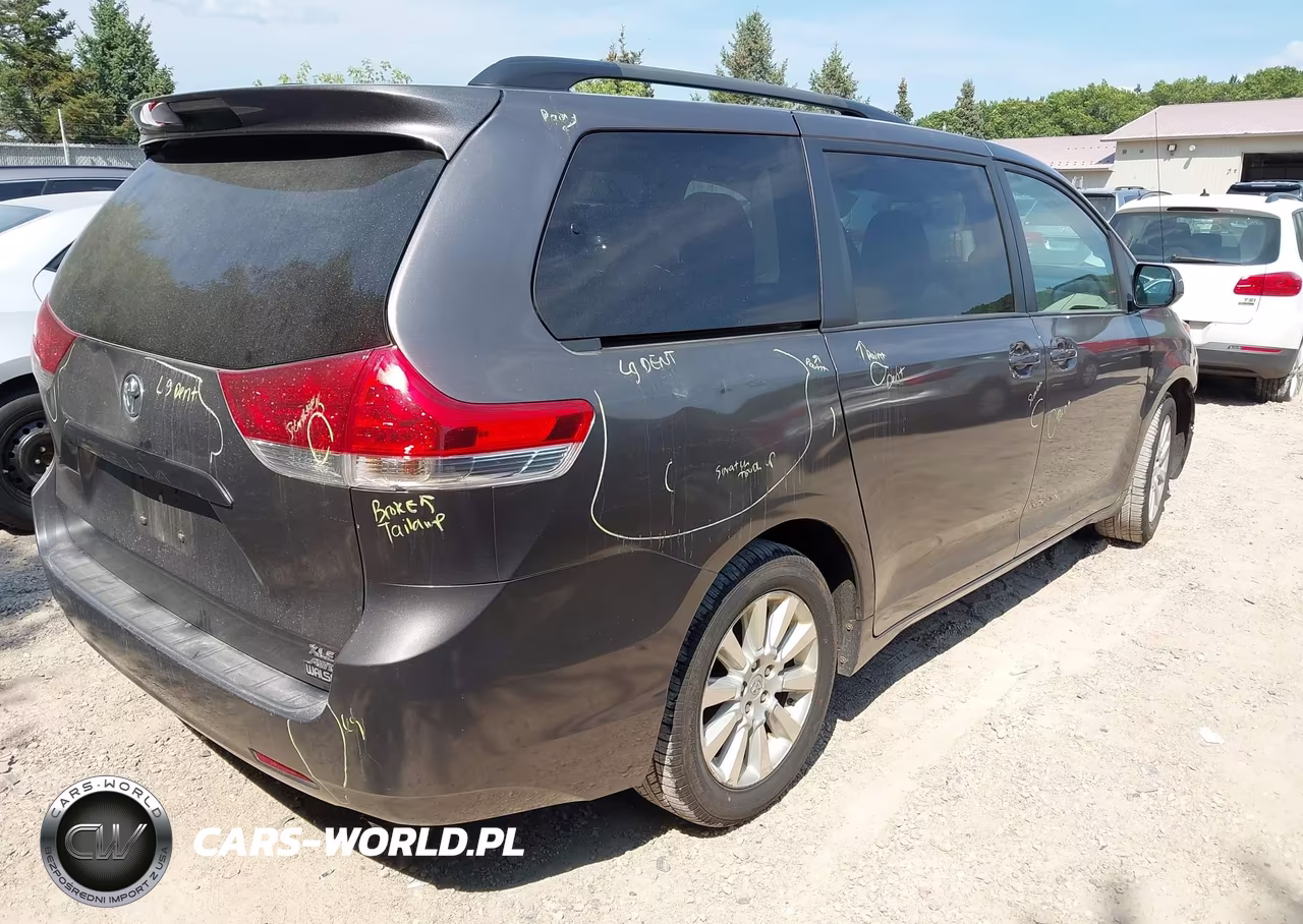 2014 Toyota Sienna Xle 7 Passenger VIN:5TDDK3DC1ES092824 - 4