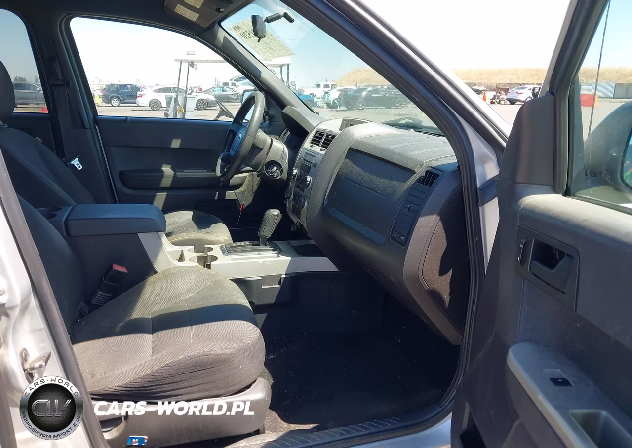 2008 Ford Escape Xlt VIN:1FMCU03118KC65334 - 5