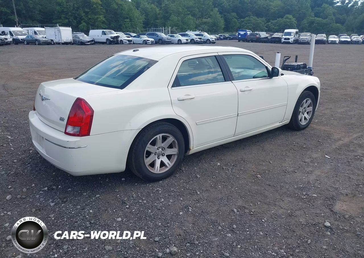 2007 Chrysler 300 Touring VIN:2C3KA53G67H896875 - 4