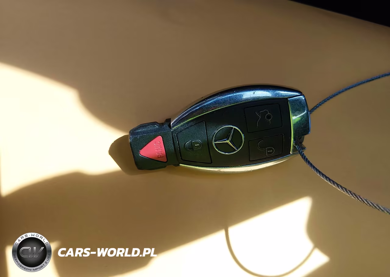 2018 Mercedes-Benz C 300 4Matic VIN:55SWF4KB8JU273204 - 11