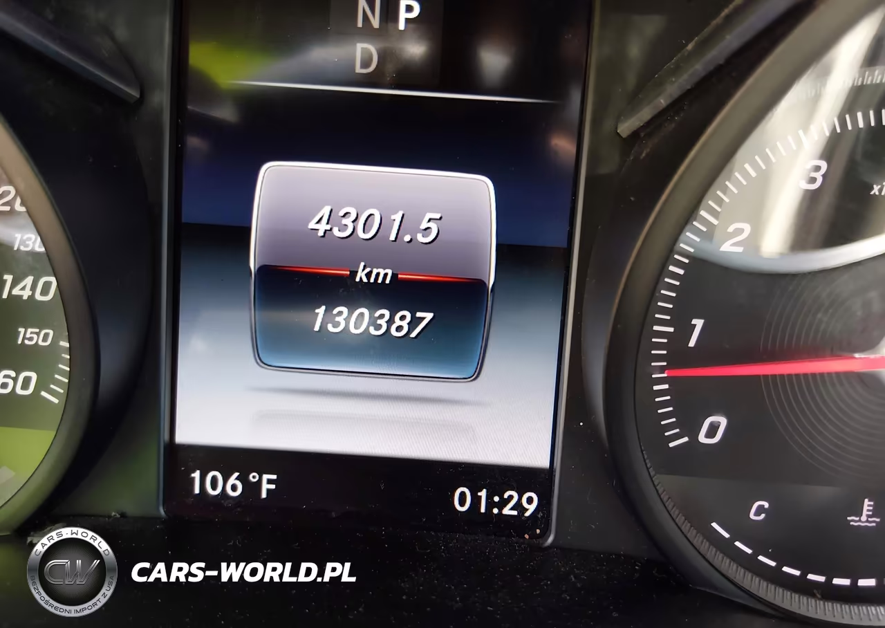 2018 Mercedes-Benz C 300 4Matic VIN:55SWF4KB8JU273204 - 16