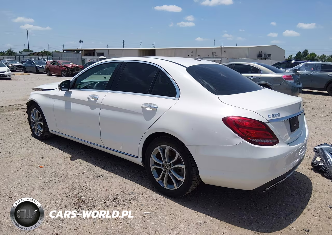 2018 Mercedes-Benz C 300 4Matic VIN:55SWF4KB8JU273204 - 3