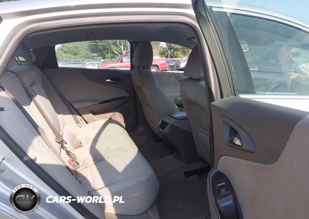 2018 Chevrolet Malibu Lt VIN:1G1ZD5ST1JF184484 - 8