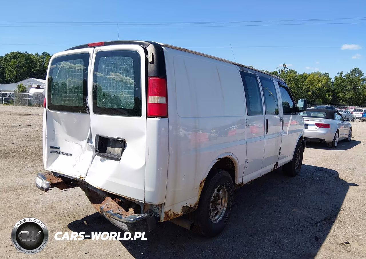 2010 Chevrolet Express 2500 Work Van VIN:1GCZGFAA3A1120741 - 4