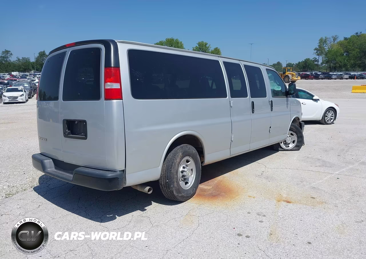 2020 Chevrolet Express Passenger Rwd 3500 Extended Wheelbase Ls VIN:1GAZGNFPXL1256755 - 4
