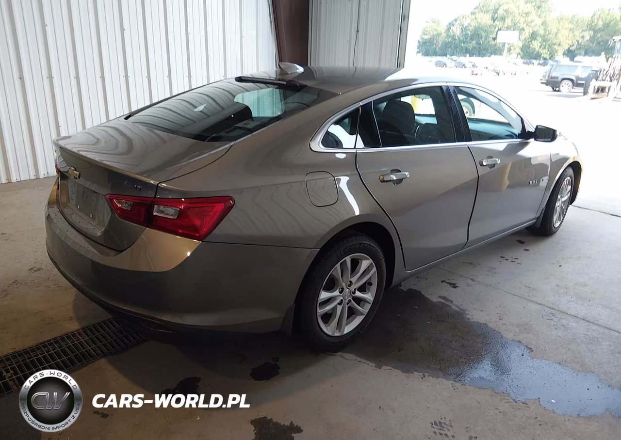 2018 Chevrolet Malibu Lt VIN:1G1ZD5ST5JF180261 - 4