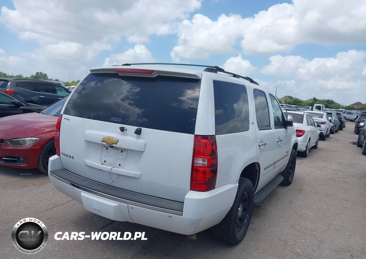 2013 Chevrolet Tahoe Ltz VIN:1GNSKCE08DR285651 - 4