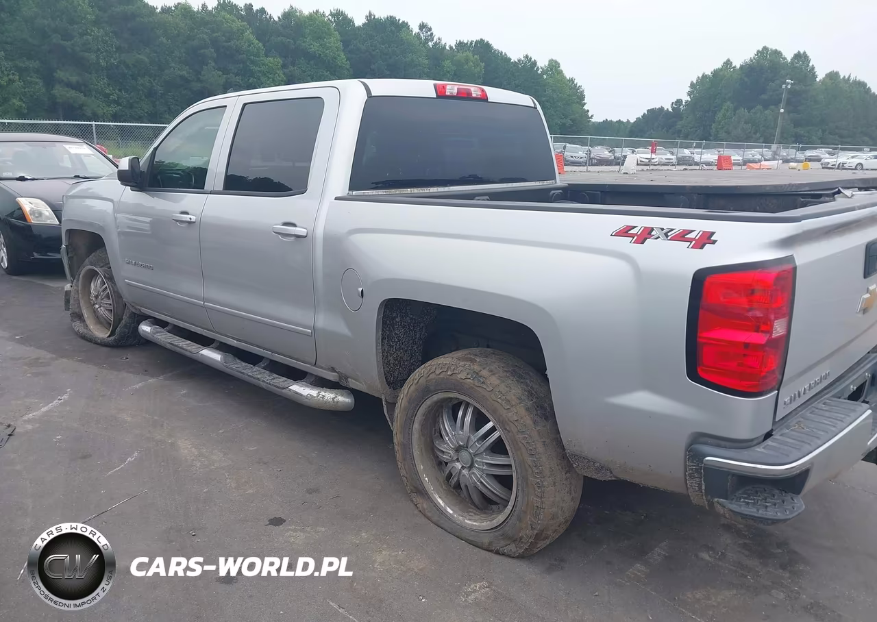 2018 Chevrolet Silverado 1500 1Lt VIN:3GCUKRECXJG545834 - 3