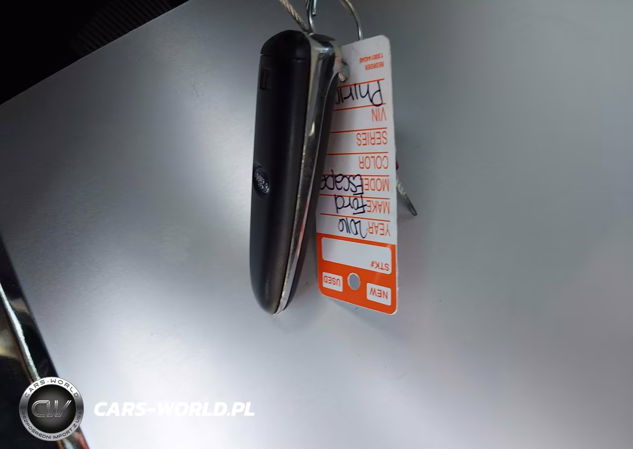 2016 Ford Escape Titanium VIN:1FMCU0J95GUA84880 - 11