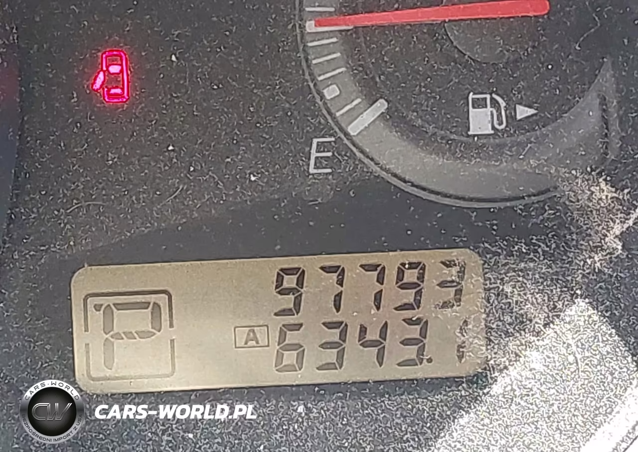 2010 Nissan Versa 1.8S VIN:3N1BC1CP5AL352352 - 15