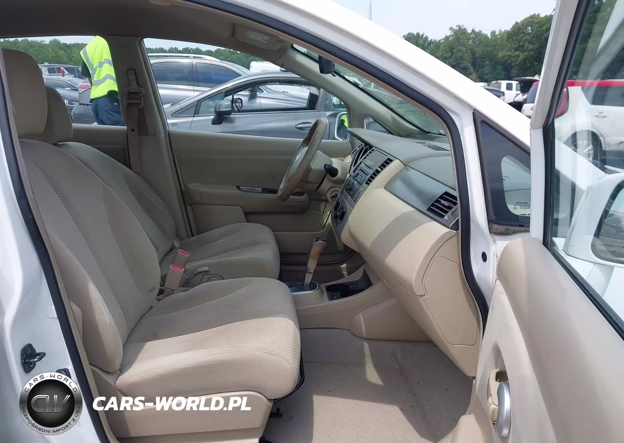 2010 Nissan Versa 1.8S VIN:3N1BC1CP5AL352352 - 5