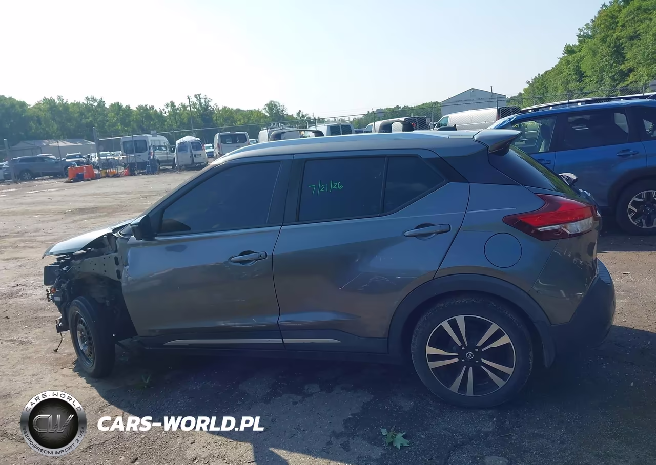 2018 Nissan Kicks Sr VIN:3N1CP5CUXJL523618 - 15
