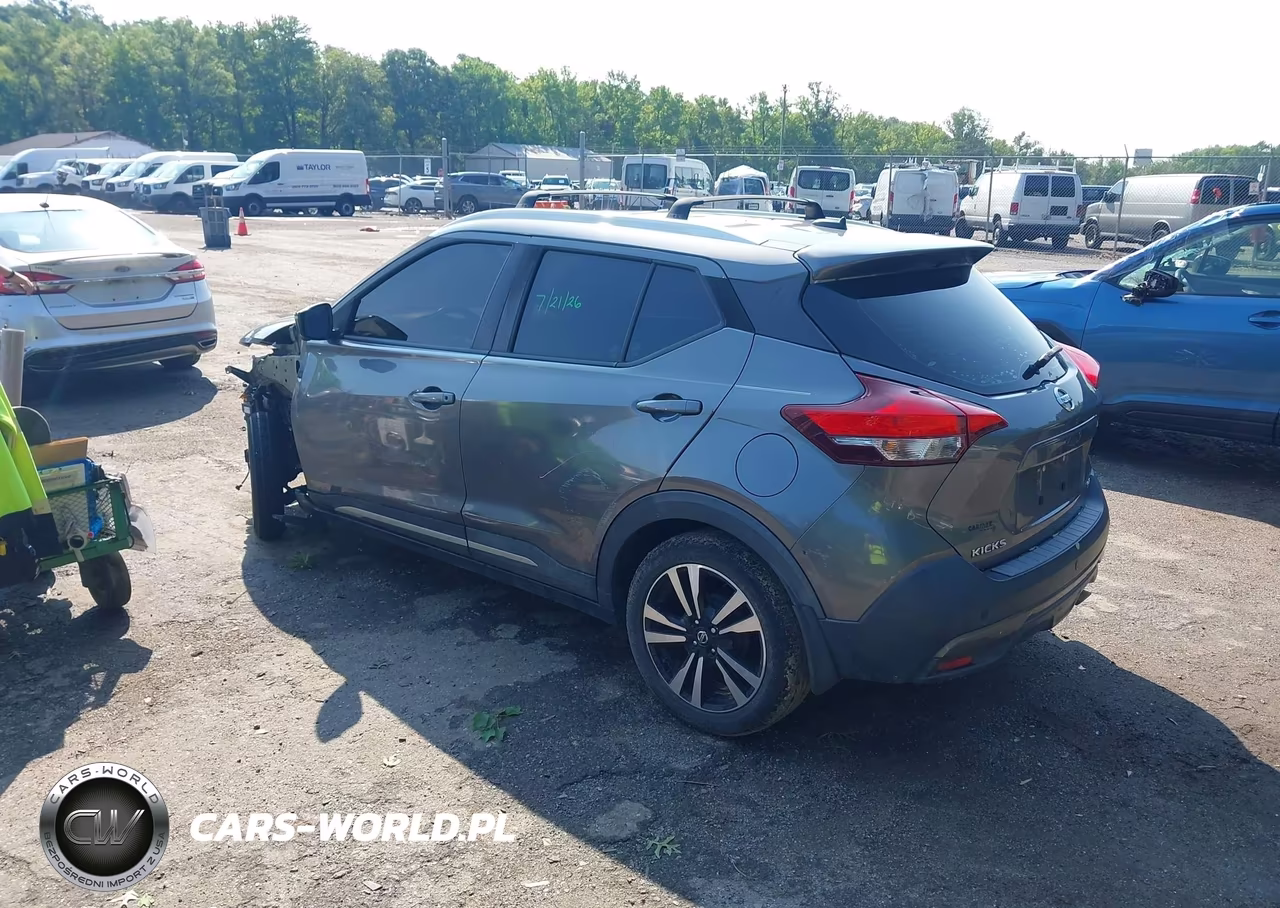 2018 Nissan Kicks Sr VIN:3N1CP5CUXJL523618 - 3