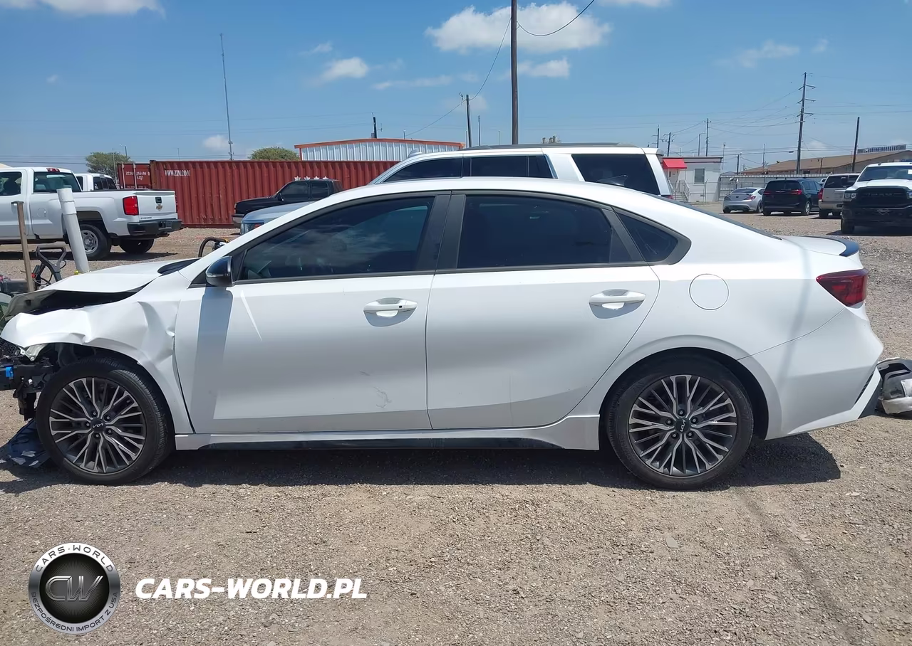 2024 Kia Forte Gt-Line VIN:3KPF54AD1RE767848 - 15