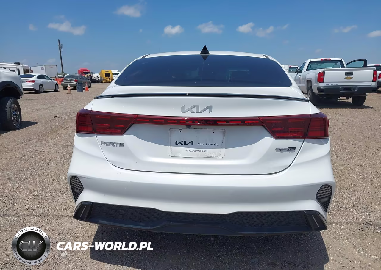2024 Kia Forte Gt-Line VIN:3KPF54AD1RE767848 - 17