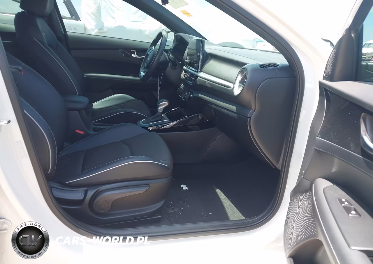 2024 Kia Forte Gt-Line VIN:3KPF54AD1RE767848 - 5