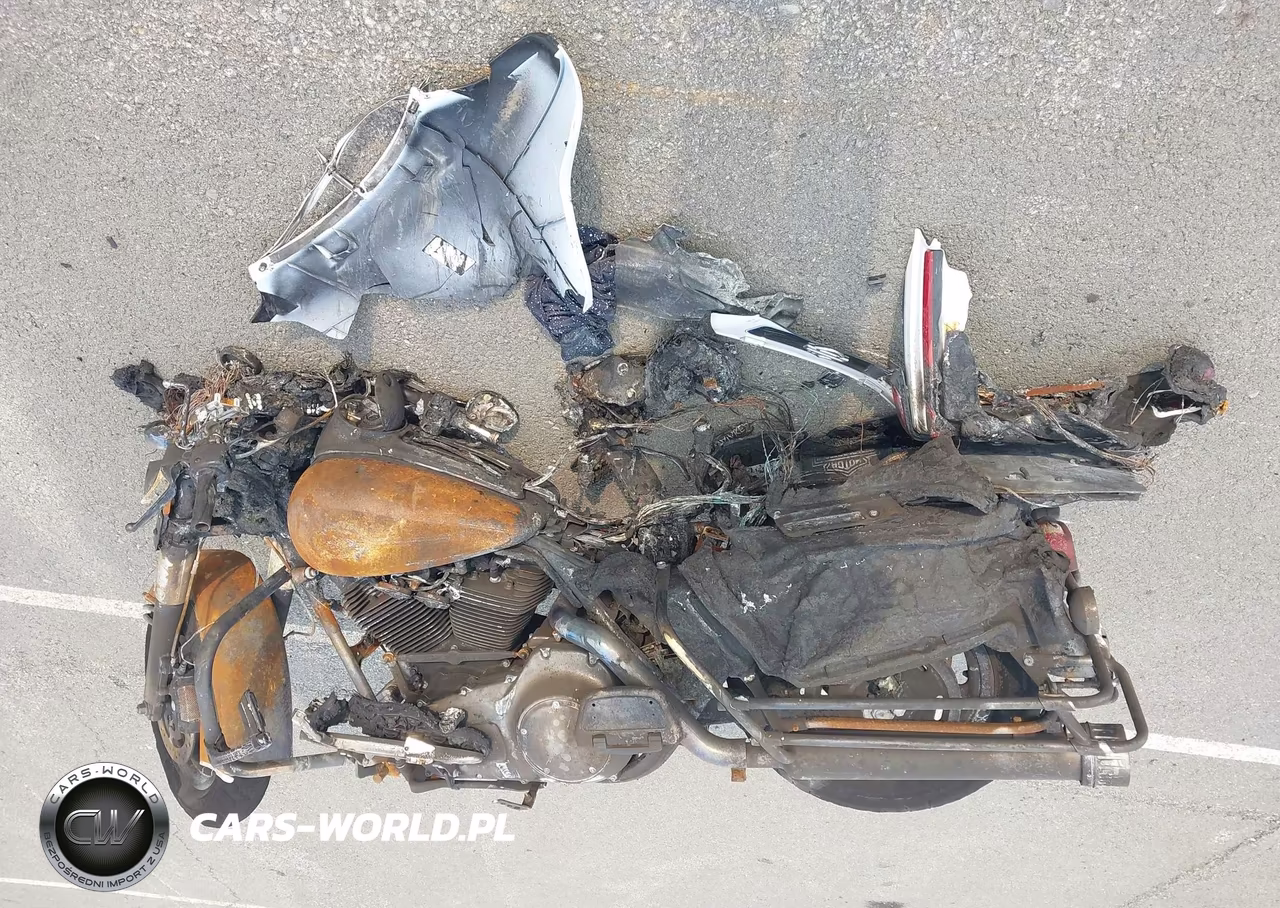 2008 Harley-Davidson Flhtcui VIN:1HD1FC4158Y620815 - 12