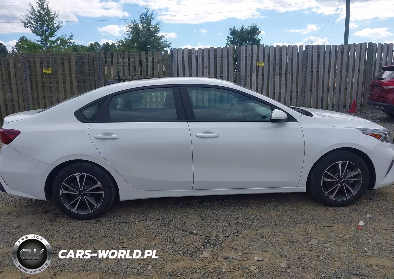 2023 Kia Forte Lxs VIN:3KPF24AD6PE545196 - 13