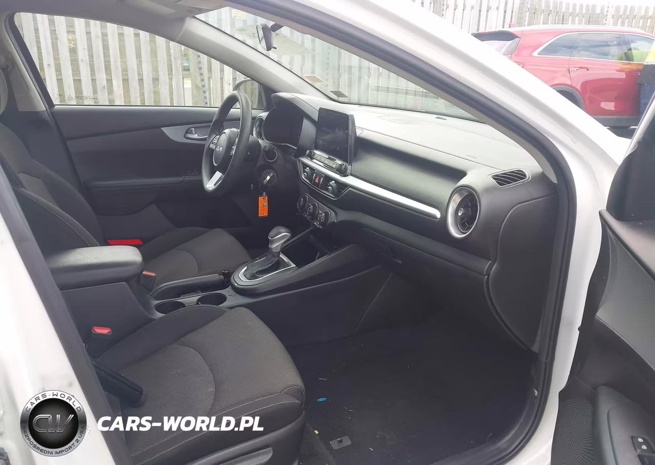 2023 Kia Forte Lxs VIN:3KPF24AD6PE545196 - 5