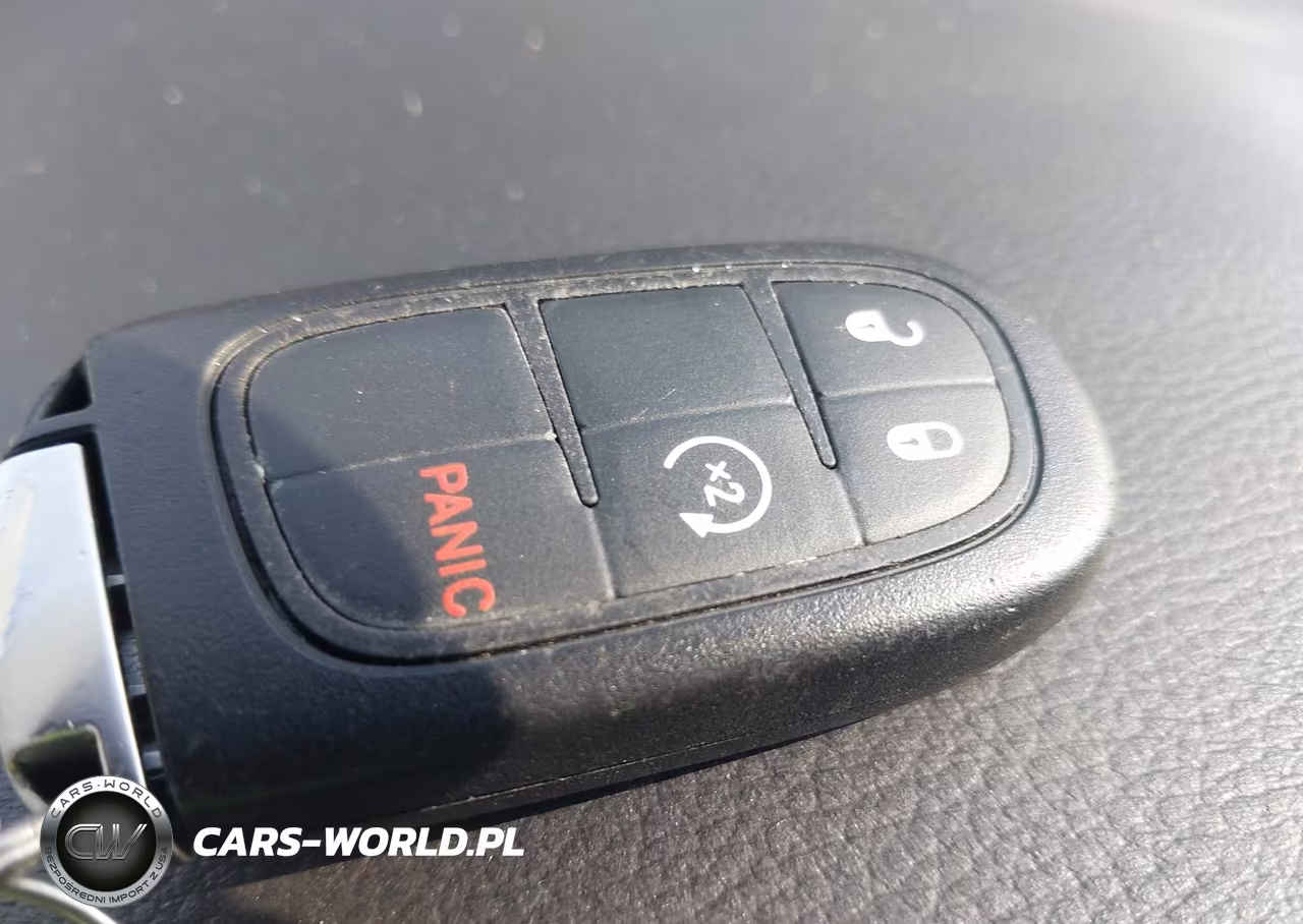 2021 Jeep Cherokee Latitude Lux 4X4 VIN:1C4PJMMX1MD223608 - 11