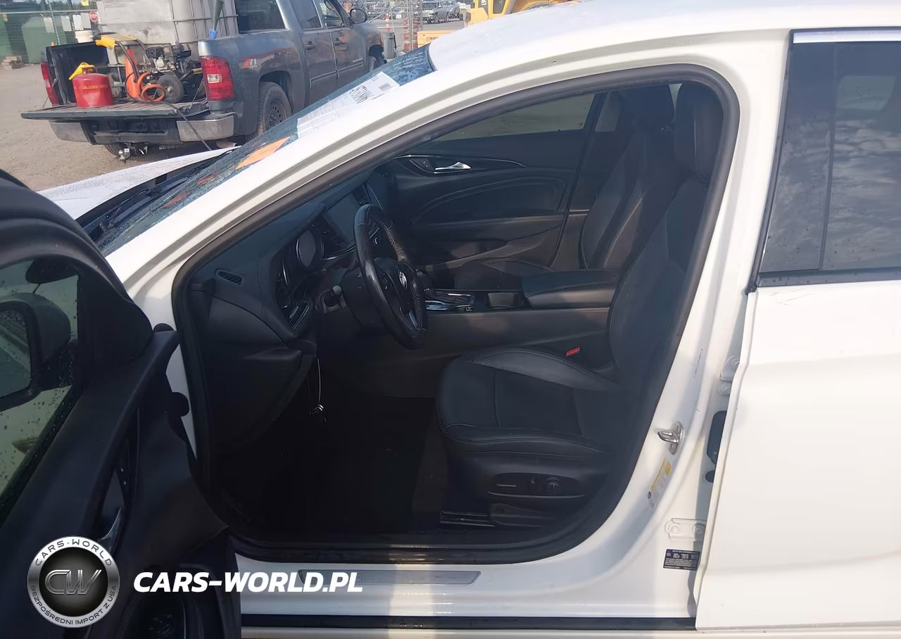 2018 Buick Regal Sportback Essence VIN:W04GP6SX2J1129922 - 17