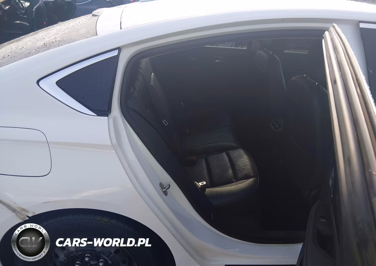2018 Buick Regal Sportback Essence VIN:W04GP6SX2J1129922 - 8