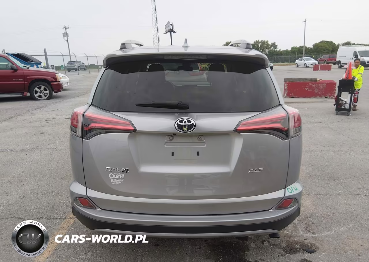 2018 Toyota Rav4 Xle VIN:2T3WFREV0JW423580 - 16