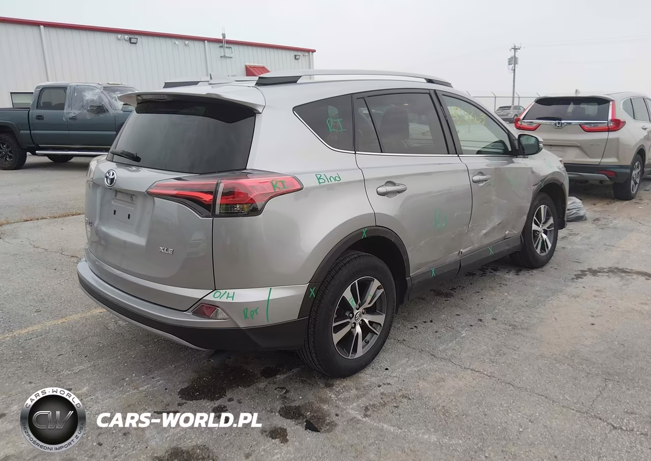 2018 Toyota Rav4 Xle VIN:2T3WFREV0JW423580 - 4