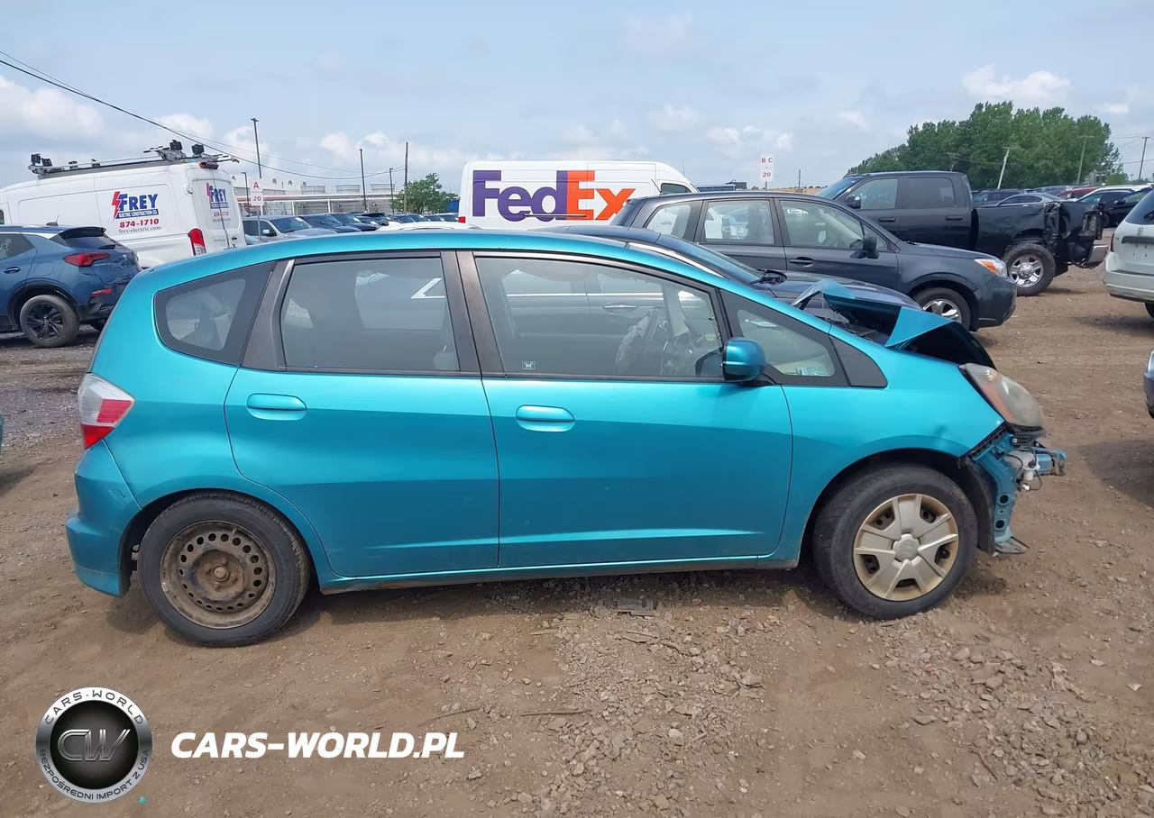 2013 Honda Fit VIN:JHMGE8H3XDC000216 - 14