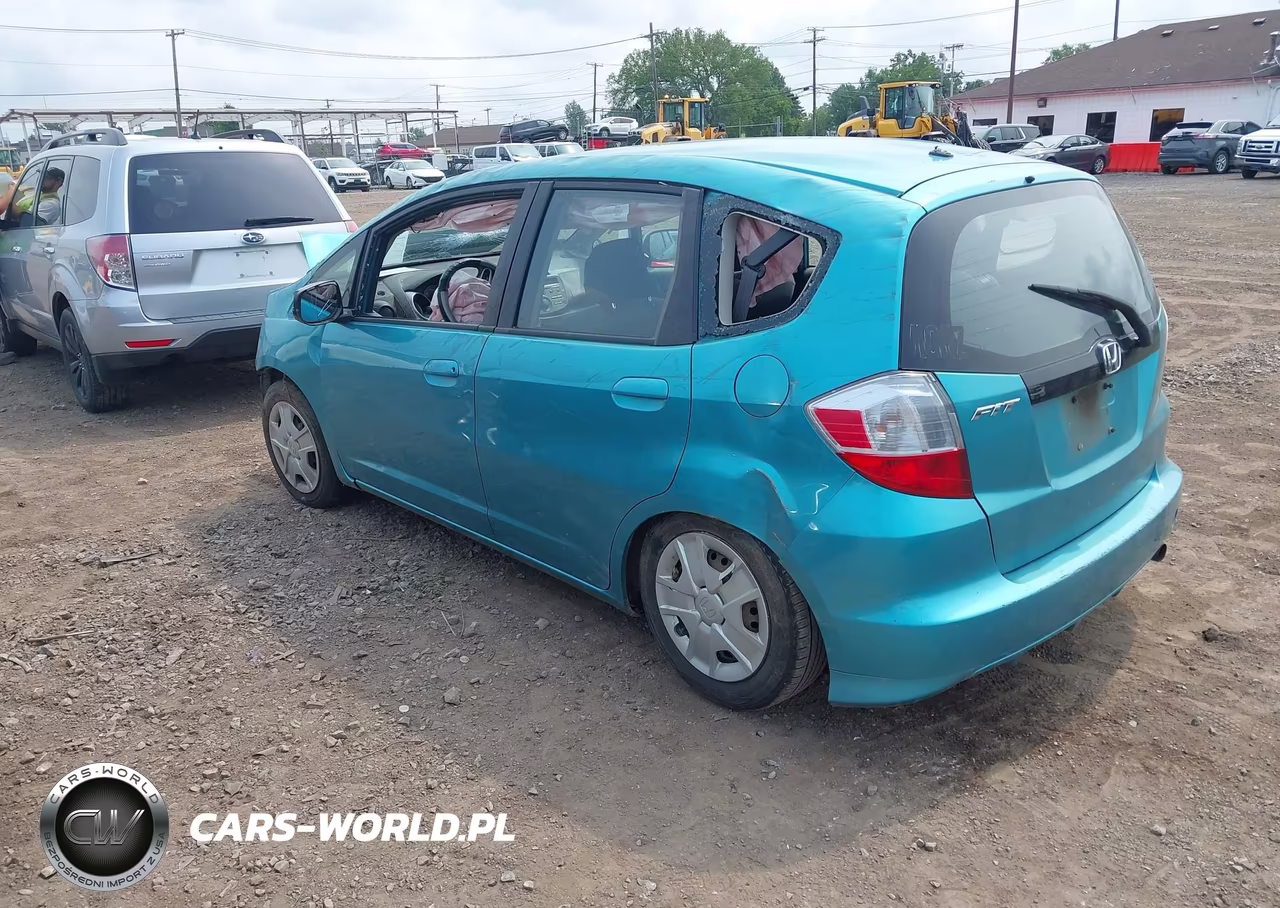 2013 Honda Fit VIN:JHMGE8H3XDC000216 - 3