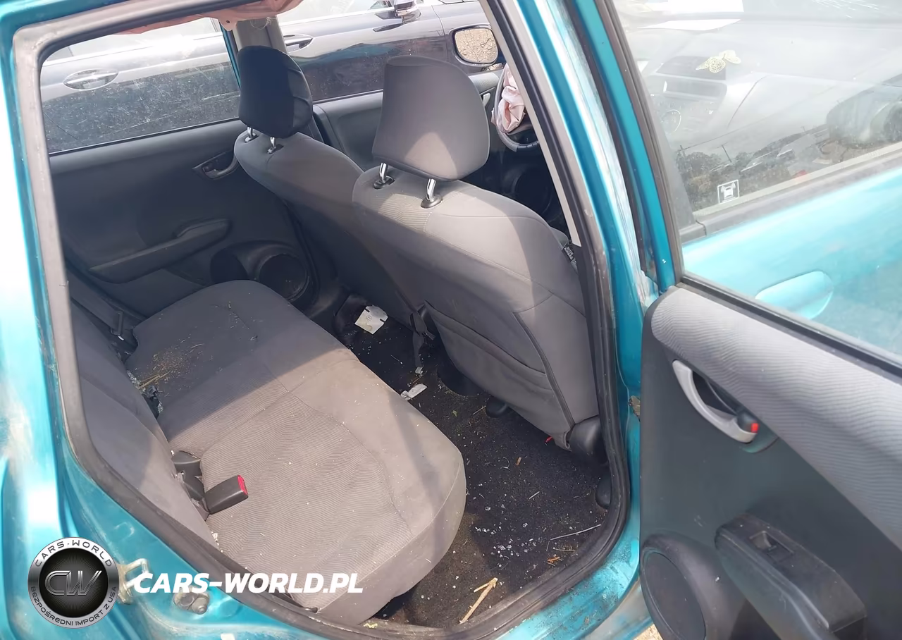 2013 Honda Fit VIN:JHMGE8H3XDC000216 - 8