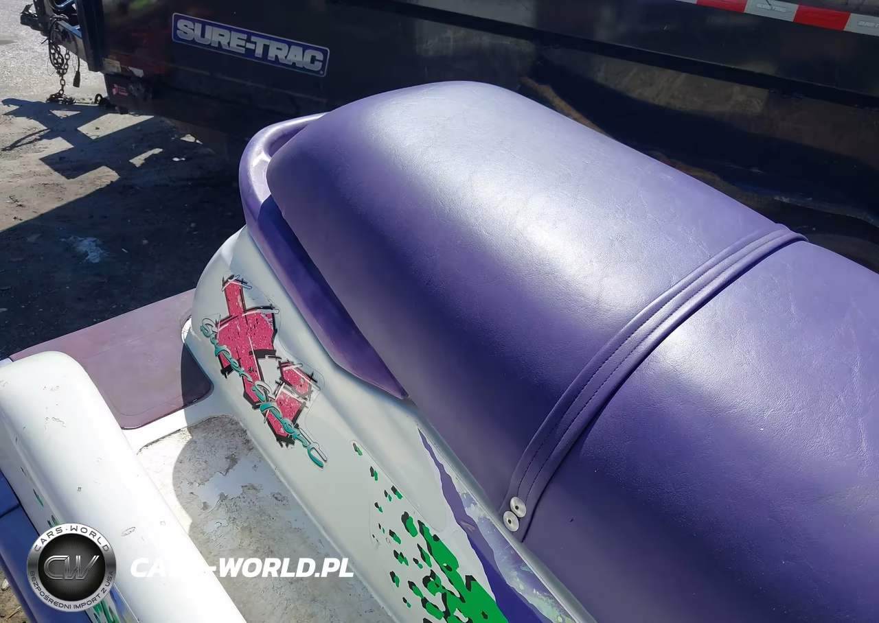 1994 Kawasaki Jet Ski 750 VIN:KAW40128J394 - 8