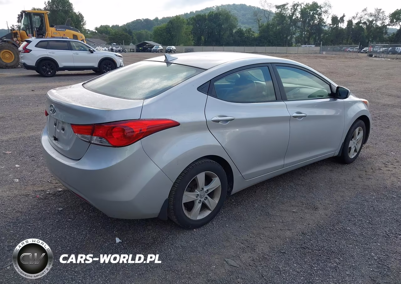 2013 Hyundai Elantra Gls VIN:KMHDH4AEXDU668149 - 4
