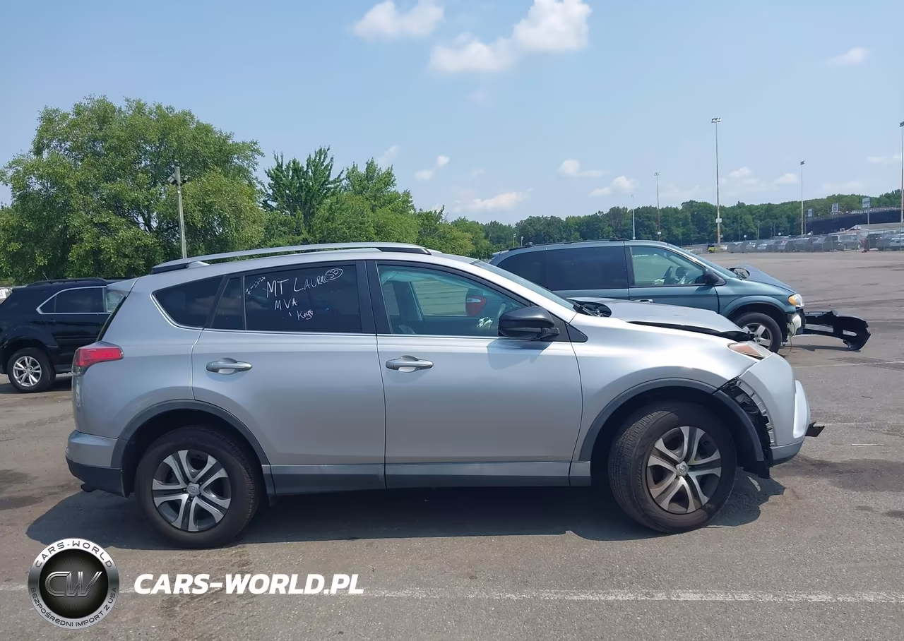 2018 Toyota Rav4 Le VIN:2T3BFREV2JW723961 - 13