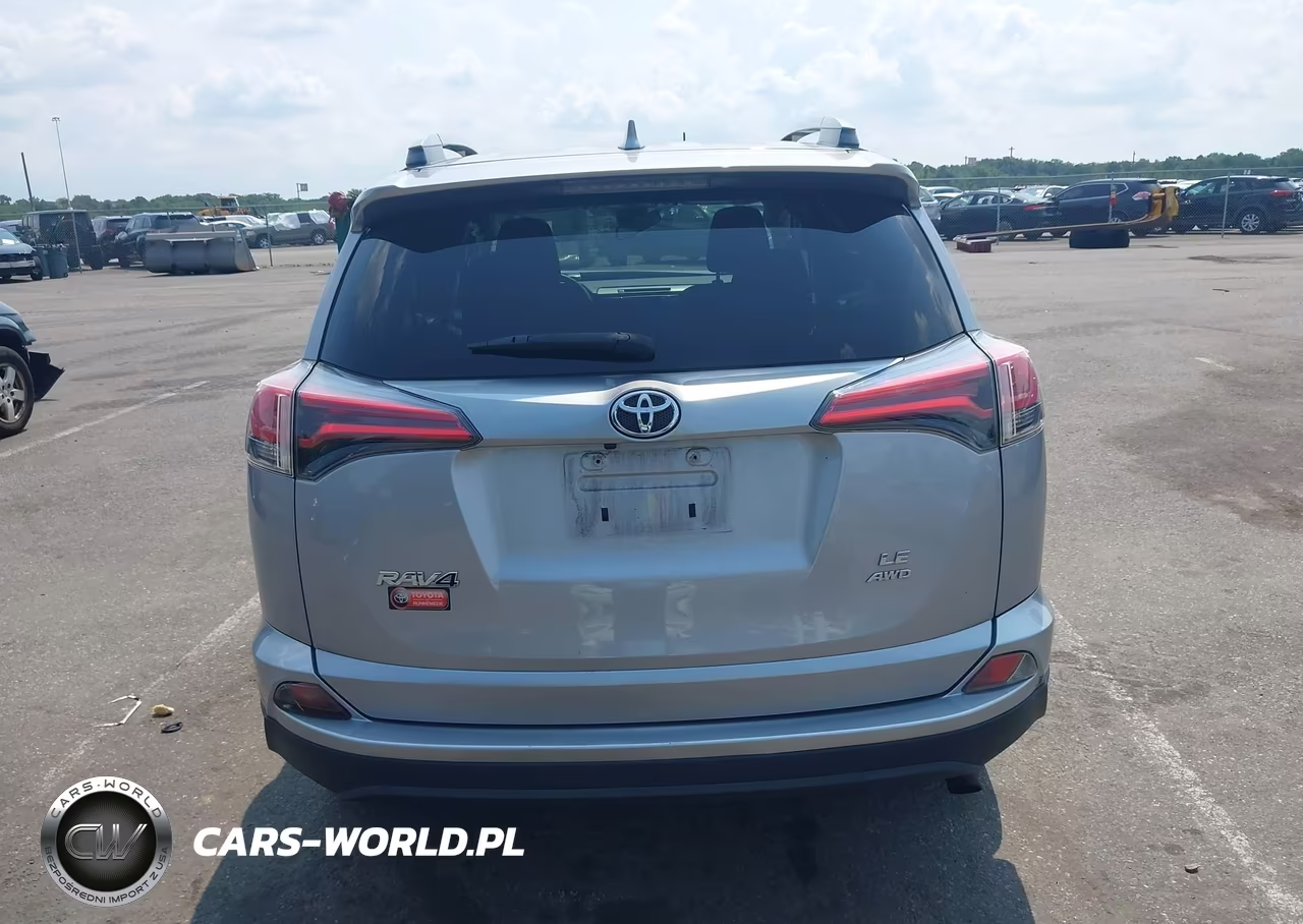 2018 Toyota Rav4 Le VIN:2T3BFREV2JW723961 - 16